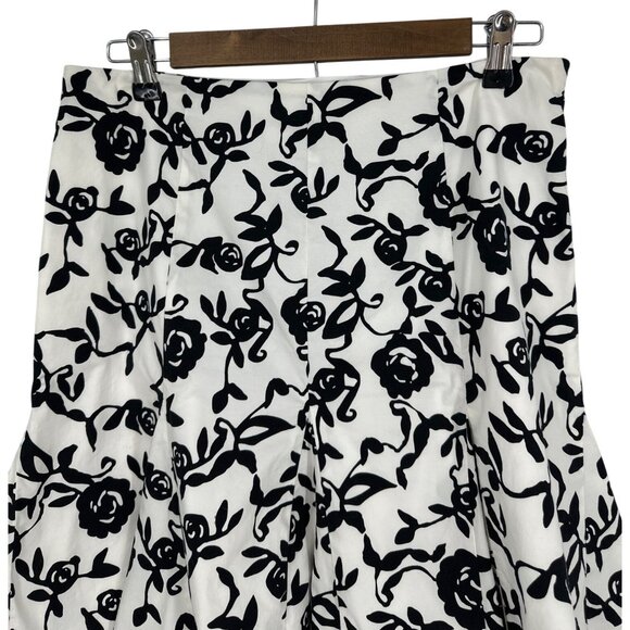 White House Black Market Womens Floral Flared Black & White Cotton Skirt Size 8 - Picture 2 of 10